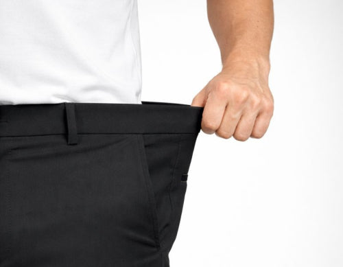 Homem vestindo Camisa Tecnológica Polo Ultra Masculina Branca da Consolatio