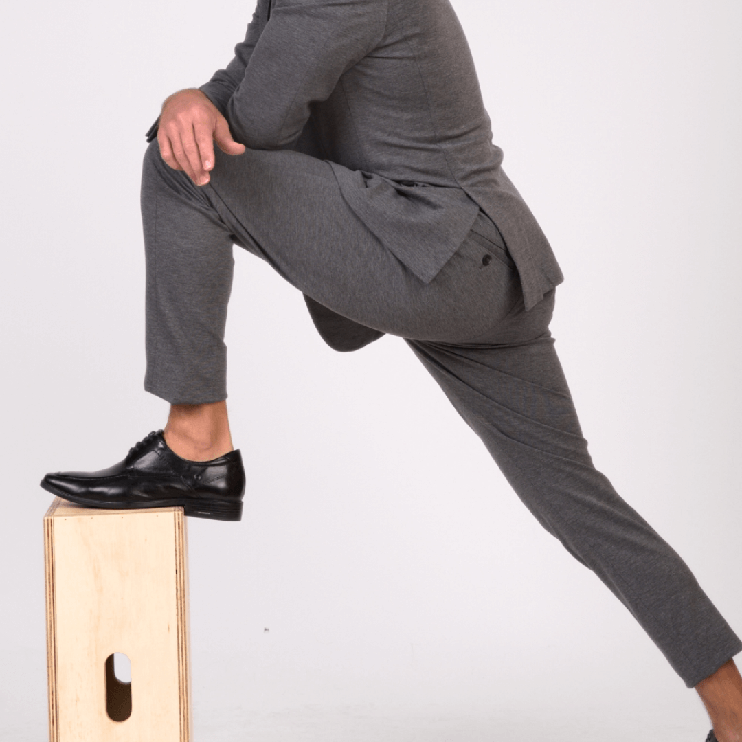 Homem vestindo Camisa Tecnológica Polo Ultra Masculina Branca da Consolatio