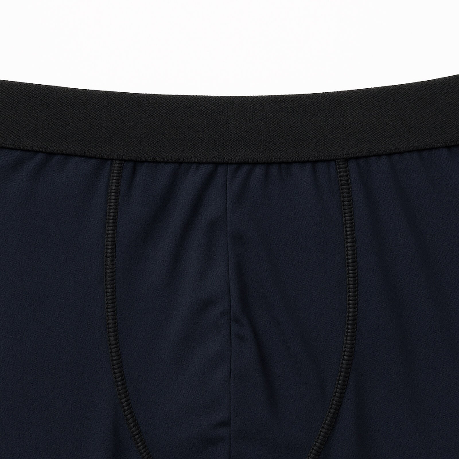 Homem vestindo Camisa Tecnológica Polo Ultra Masculina Azul Marinho da Consolatio