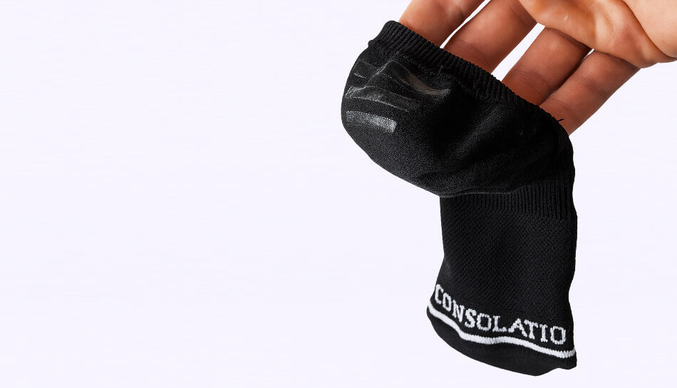 Homem vestindo Camisa Tecnológica Polo Ultra Masculina Branca da Consolatio