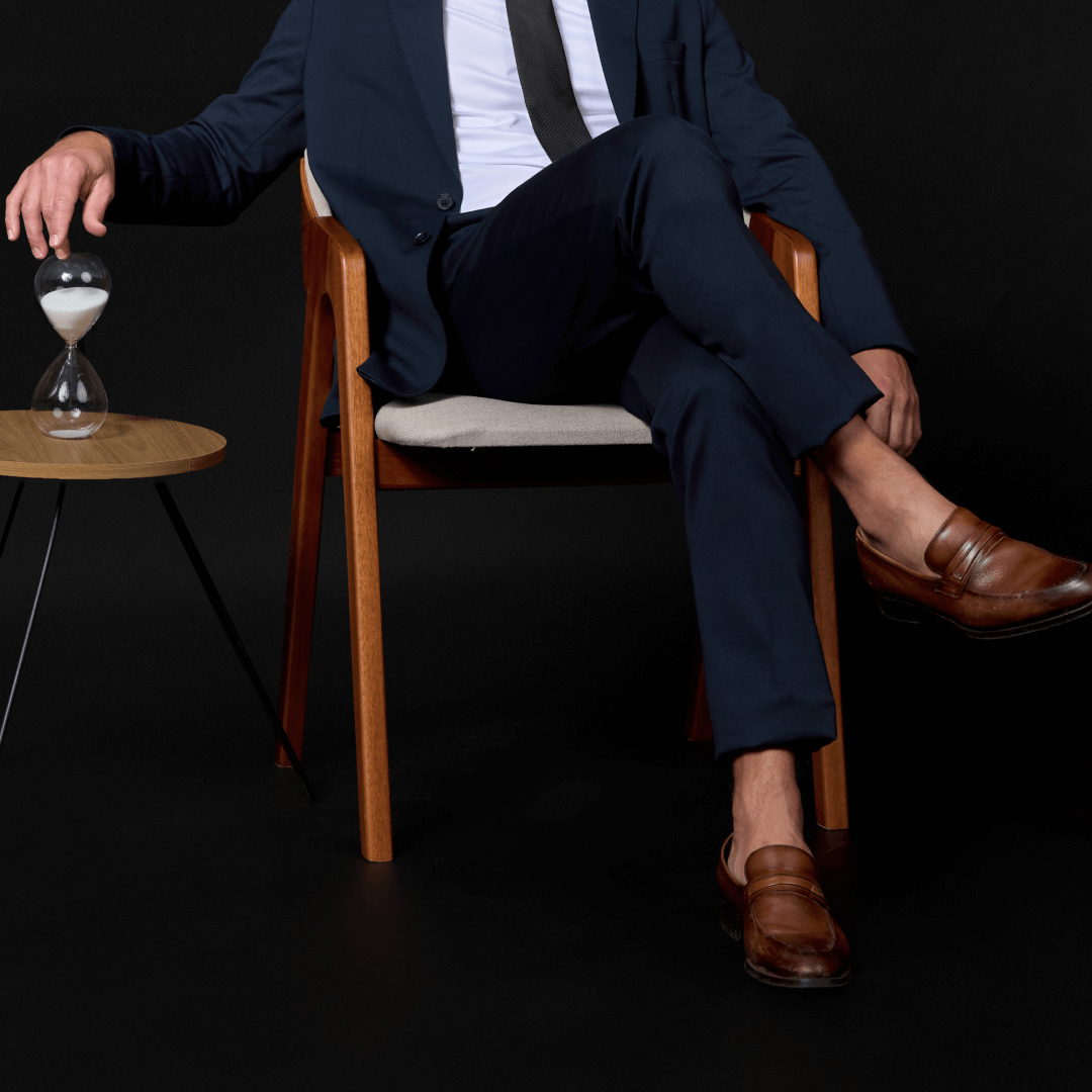 Homem vestindo Camisa Tecnológica Polo Ultra Masculina Grafite da Consolatio