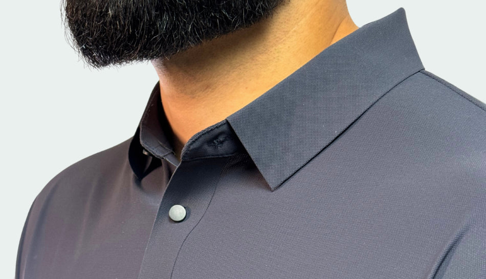 Homem vestindo Camisa Tecnológica Polo Ultra Masculina Grafite da Consolatio